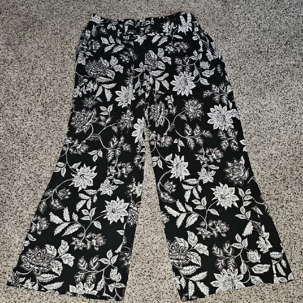 Soma Cool Nights Black and White Floral Boho  Sleep Pants M